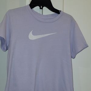 Youth Girl's Nike Short Sleeve T-Shirt. Size XL or 14